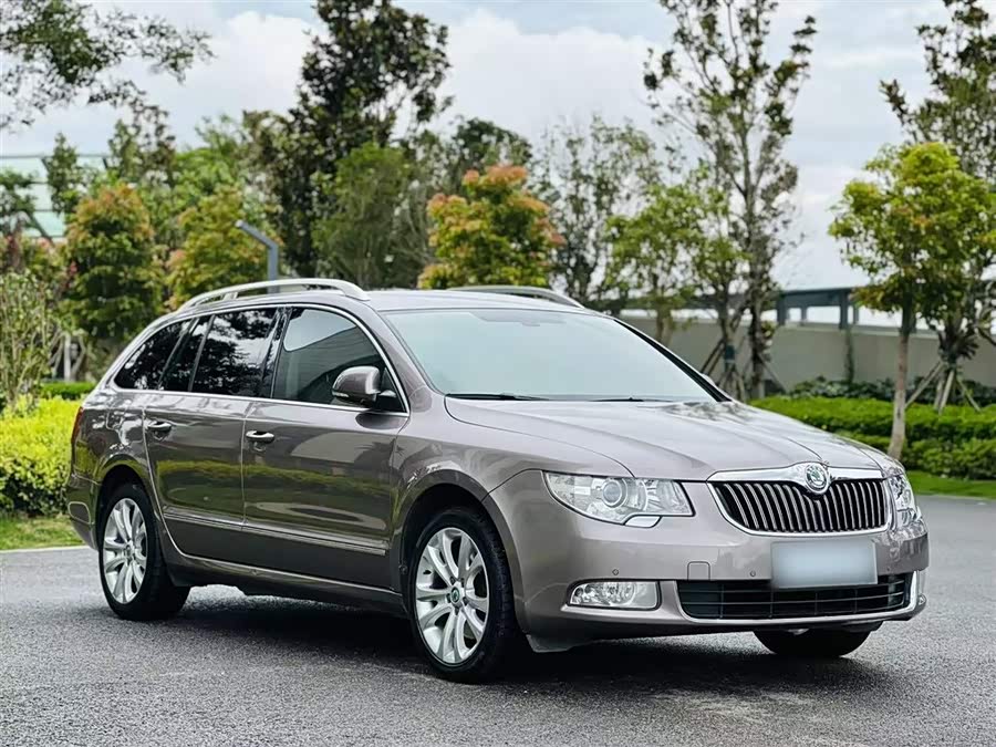 Skoda Superb Combi 2015 car image #5