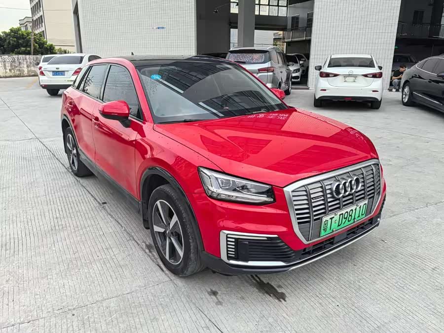 Audi Q2L e-tron 2020 صورة سيارة #5
