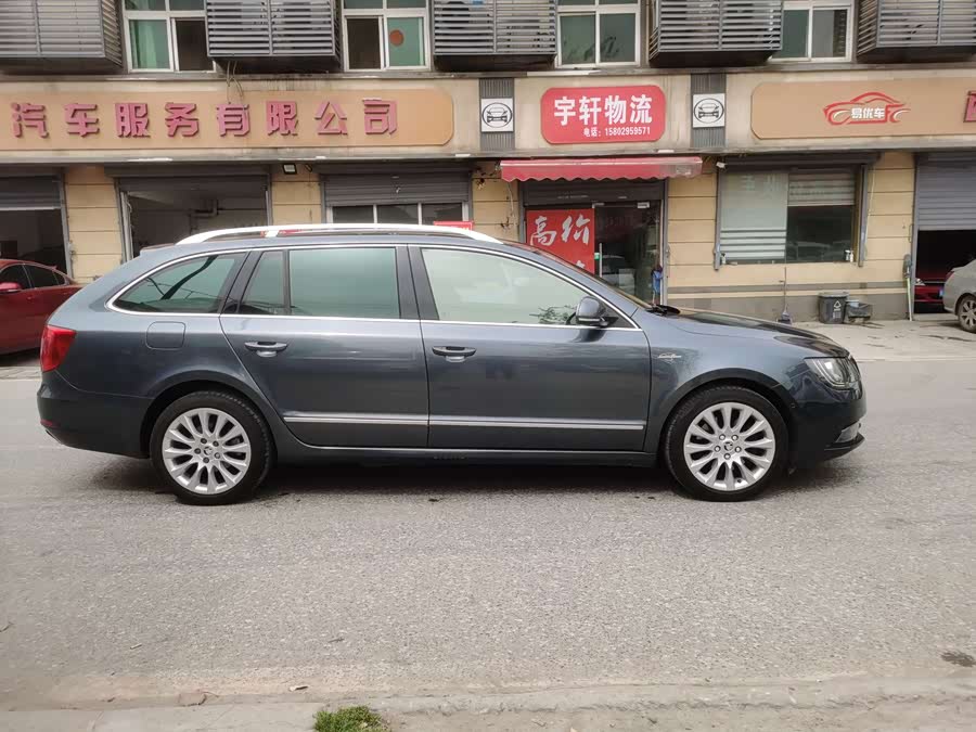Skoda Superb Combi 2014 car image #5