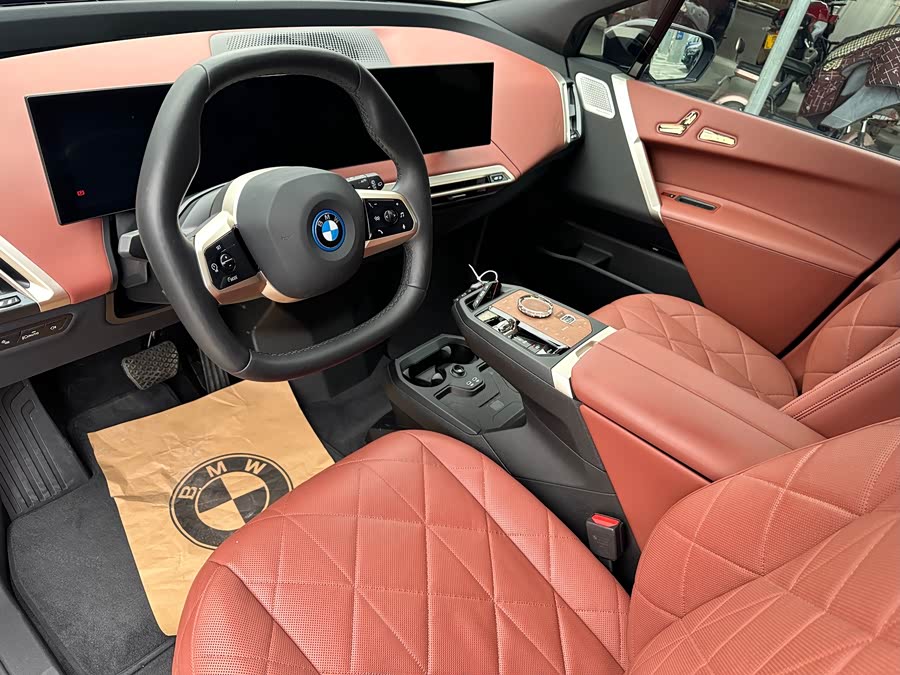 BMW iX M60 2023 car image #5