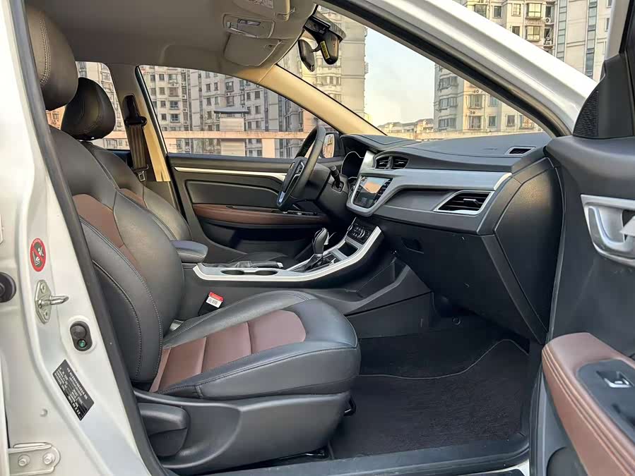 GEELY Vision 2018 car image #5