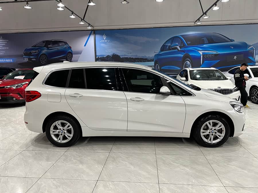 BMW 2 Series Gran Tourer 2017 car image #5