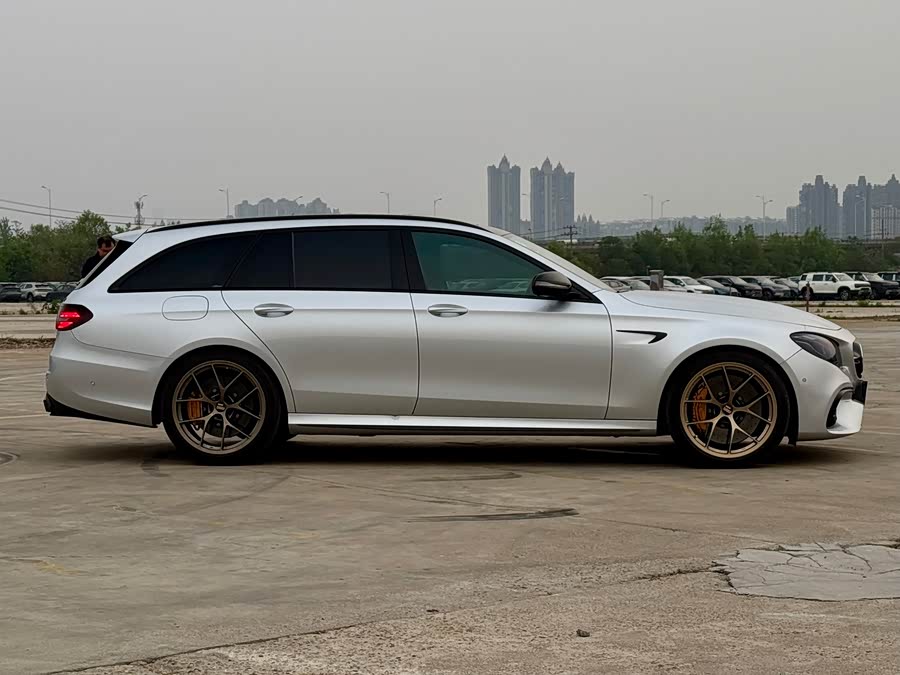 Mercedes-Benz E AMG 2019 immagine di auto #5