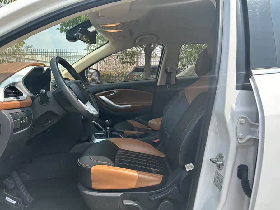 Soueast DX7 2017 car image #5