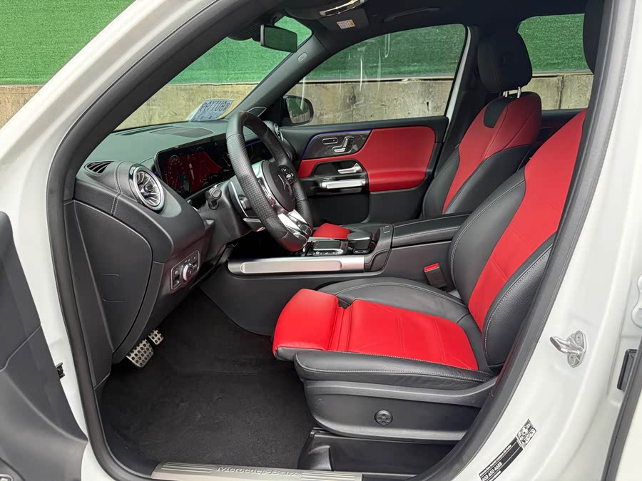 Mercedes-Benz GLB AMG 2023 immagine di auto #5