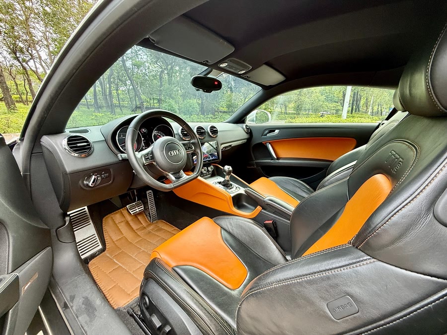 Audi TTS 2011 car image #5