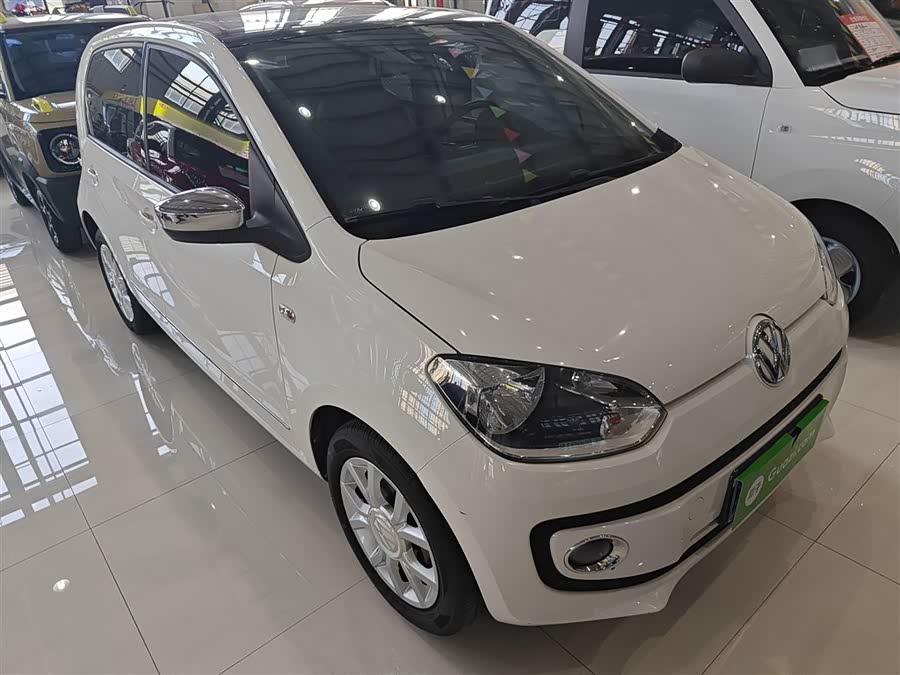 Volkswagen up! 2015 immagine di auto #5