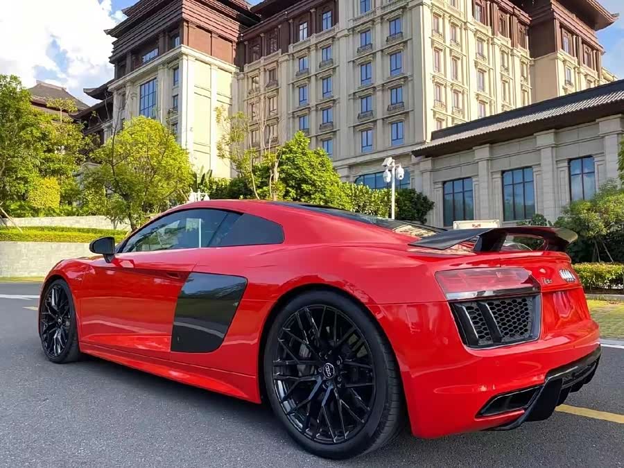 Audi R8 2019 car image #5