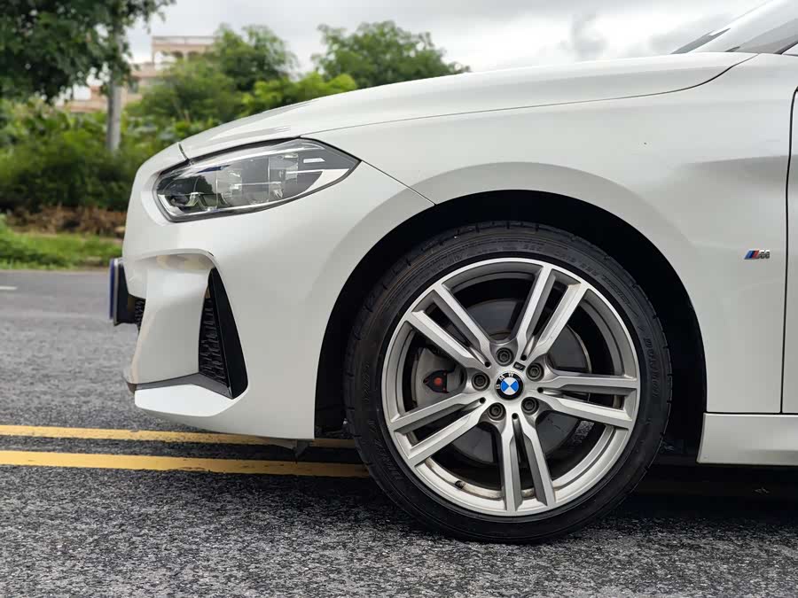 BMW 1 Series 2019 immagine di auto #5