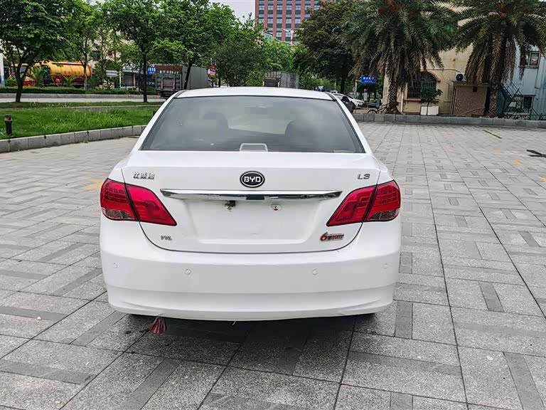 BYD L3 2014 car image #5