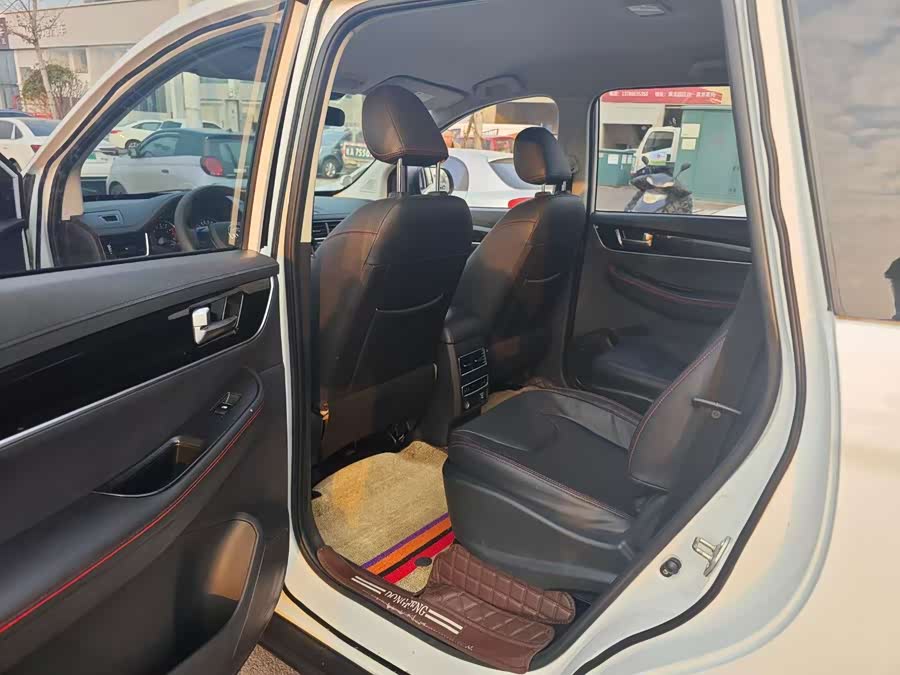 Forthing SX6 2019 car image #5