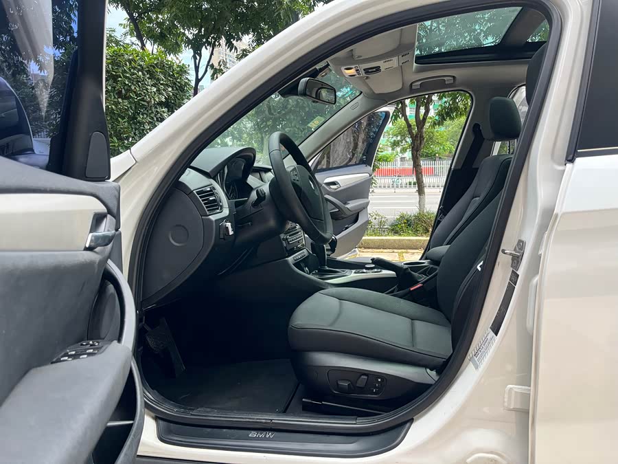 BMW X1 (Imported) 2013 car image #5