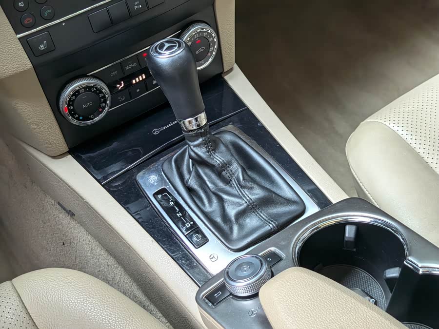 Mercedes-Benz GLK Class (Imported) 2011 immagine di auto #5