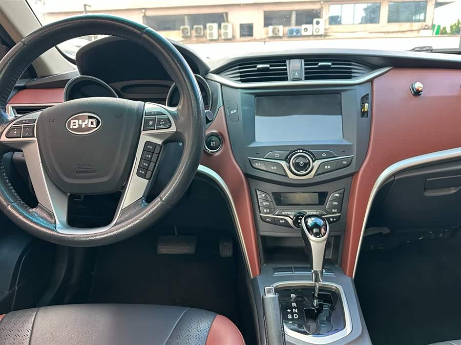 BYD G5 2016 #5 BYD G5 2016 car image #5