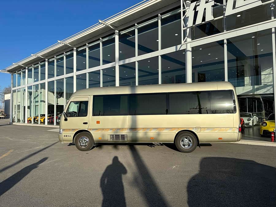 Toyota Coaster 2018 imagem de carro #5