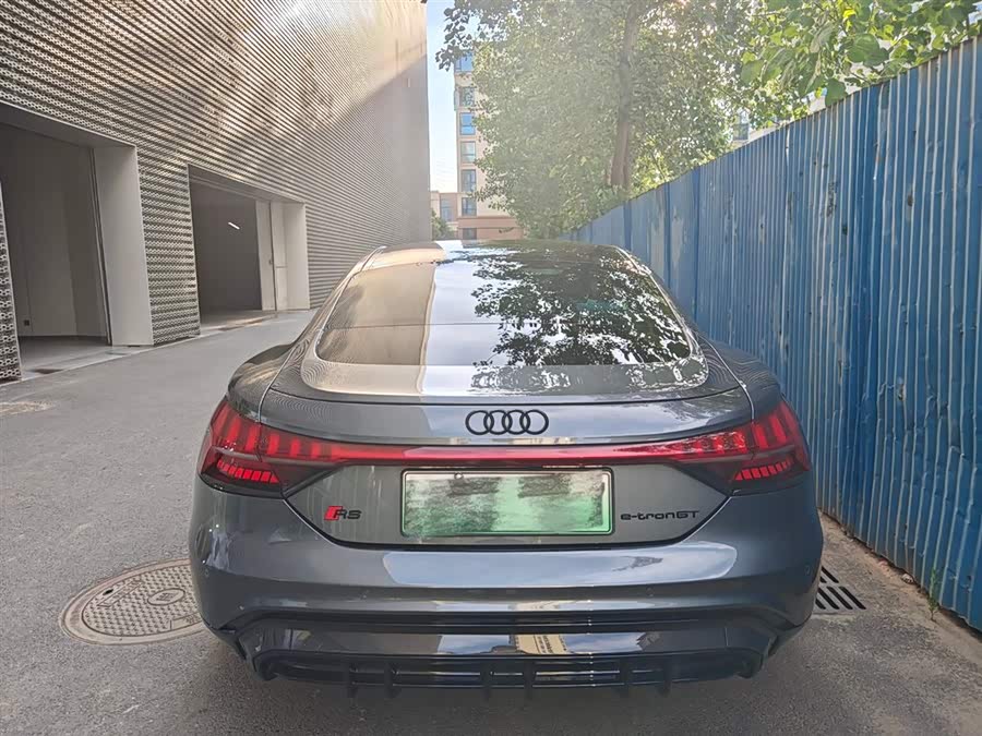 Audi RS e-tron GT 2024 #5 Audi RS e-tron GT 2024 car image #5