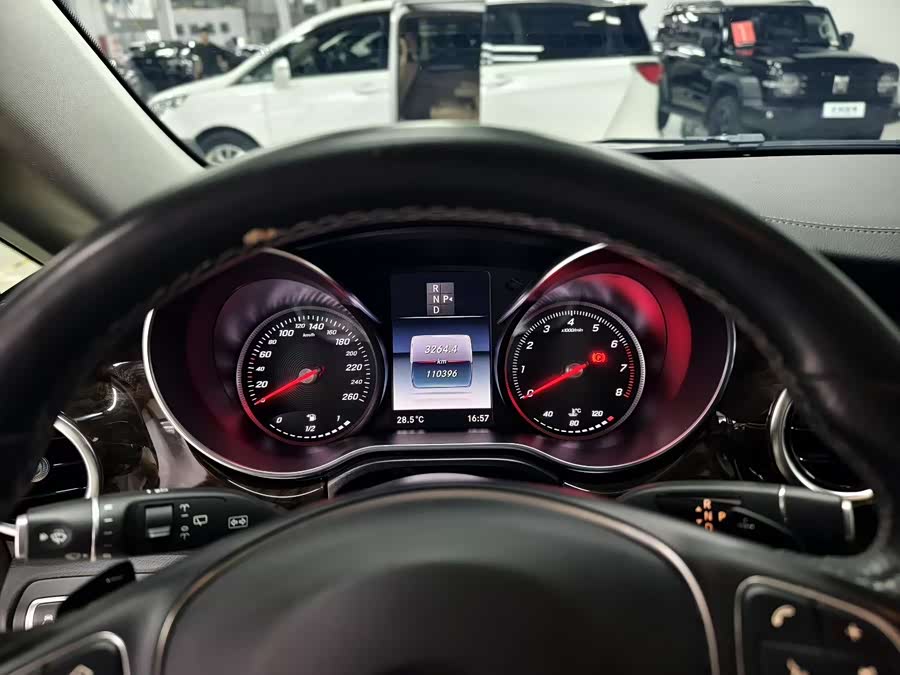 Mercedes-Benz V Class 2018 immagine di auto #5