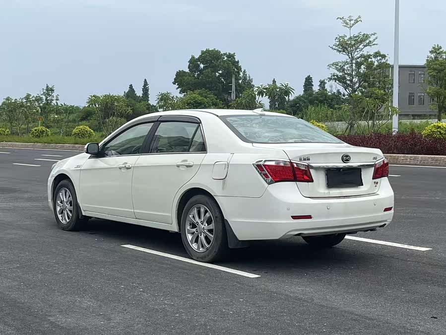 BYD G6 2013 car image #5