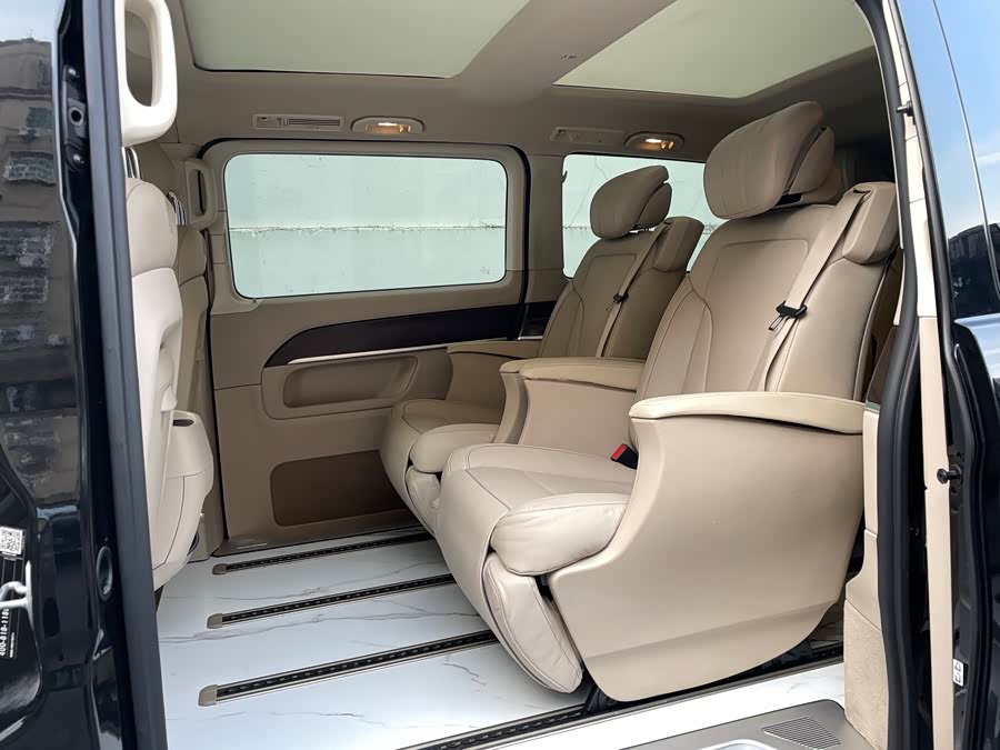 Mercedes-Benz V Class 2022 immagine di auto #5