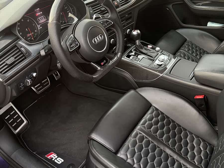 Audi RS 6 2018 صورة سيارة #5