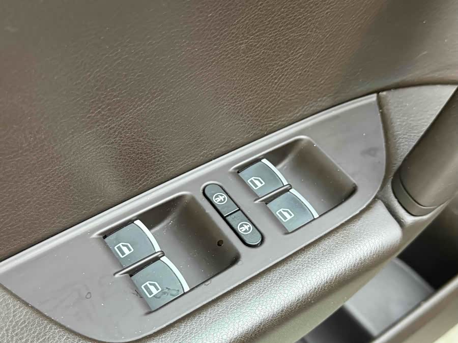 Volkswagen Touareg 2014 car image #5