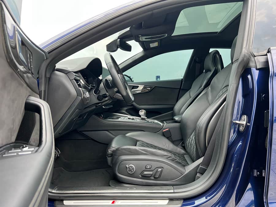 Audi S5 2018 car image #5