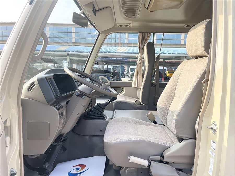 Toyota Coaster 2015 imagen de coche #5