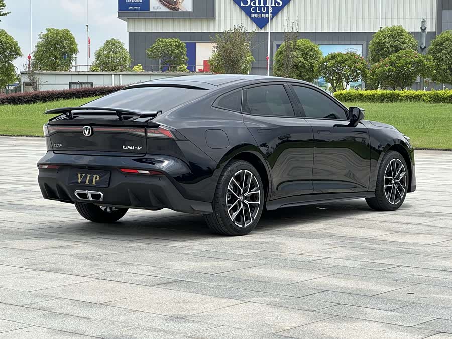 Changan UNI-V iDD 2024 صورة سيارة #5