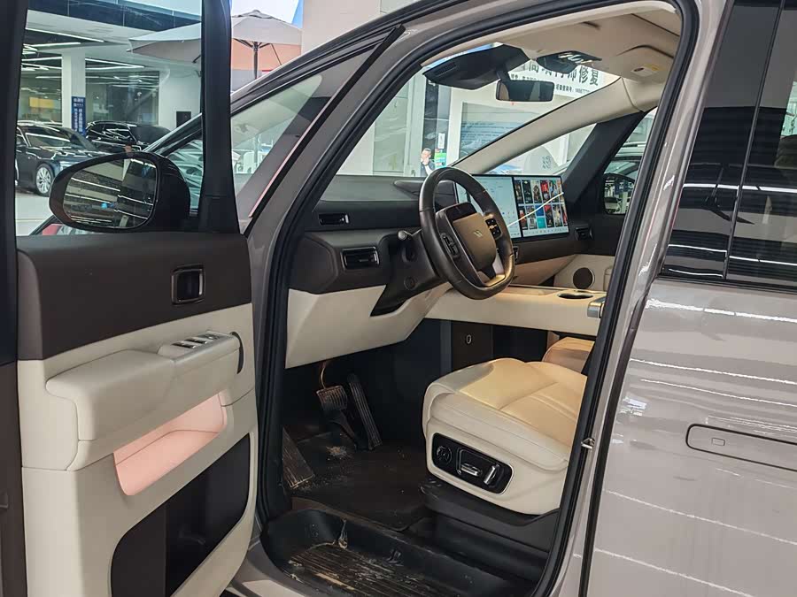 理想汽车 理想MEGA 2024 汽车图片 #5