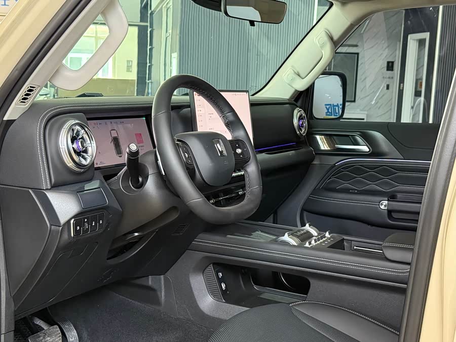 Tank 300 New Energy 2025 #5 Tank 300 New Energy 2025 car image #5