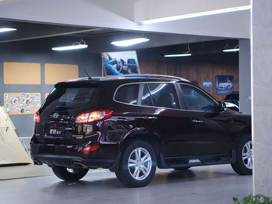 Hyundai Santa Fe Classic 2011 car image #5