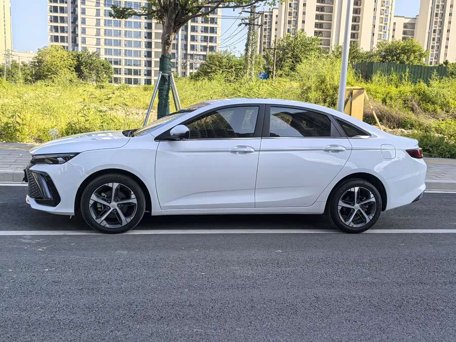 GEELY Emgrand L 2021 immagine di auto #5