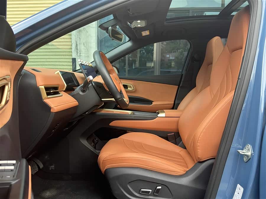 哪吒汽车 哪吒X 2023 汽车图片 #5