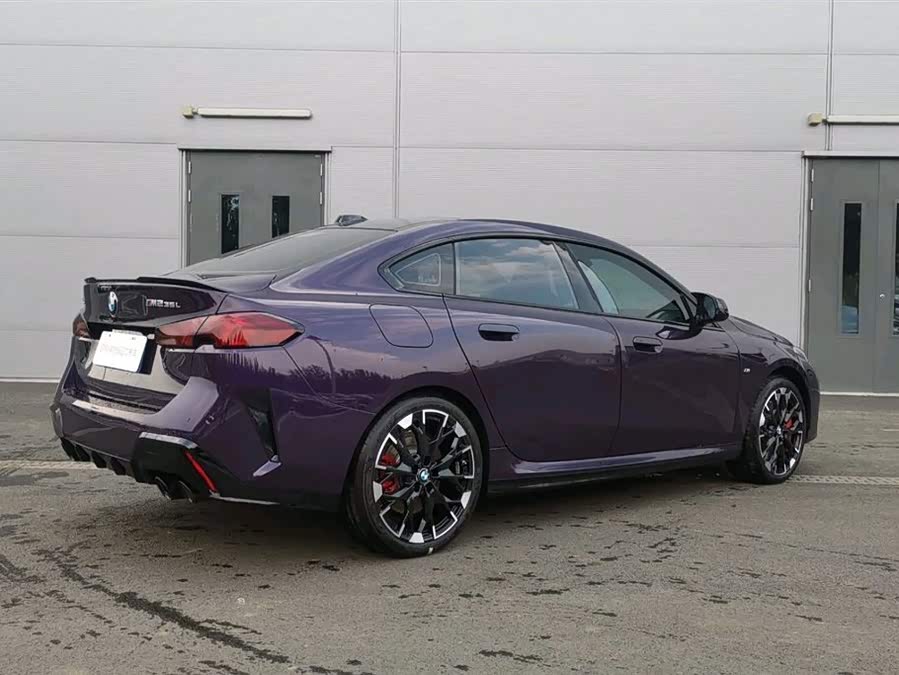 BMW M235L 2024 #5 BMW M235L 2024 car image #5