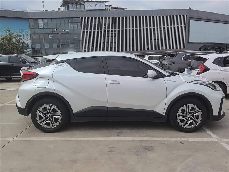 Toyota Izoa E 2022 #5 Toyota Izoa E 2022 immagine di auto #5