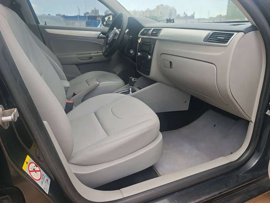 Volkswagen Bora 2012 immagine di auto #5