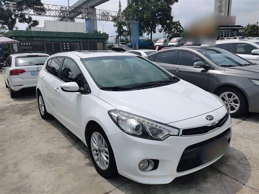 Kia Forte Koup 2015 car image #5