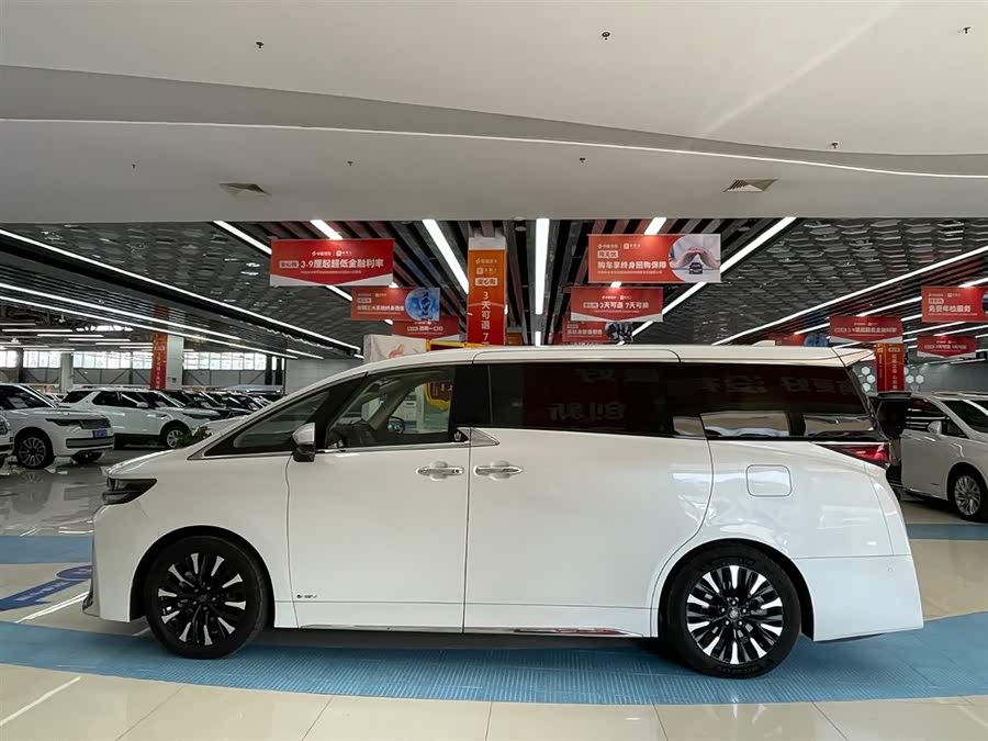 Toyota Vellfire 2024 #5 Toyota Vellfire 2024 immagine di auto #5
