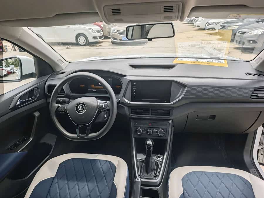 Volkswagen T-Cross 2023 car image #5