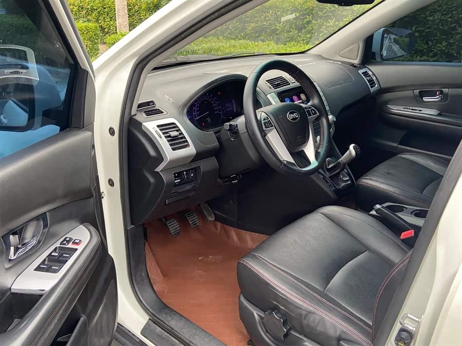 BYD S6 2014 car image #5