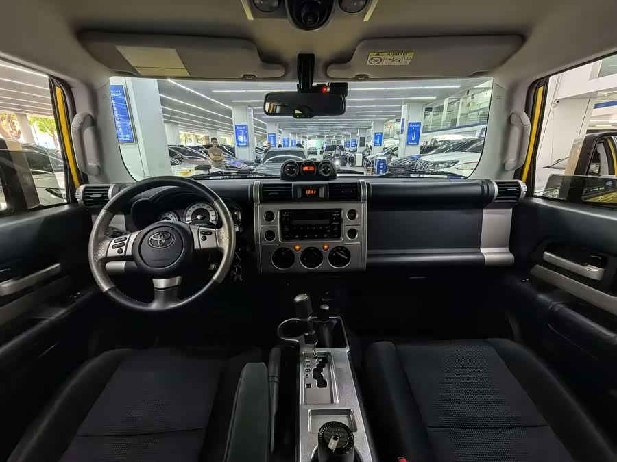 Toyota FJ Cruiser 2017 immagine di auto #5