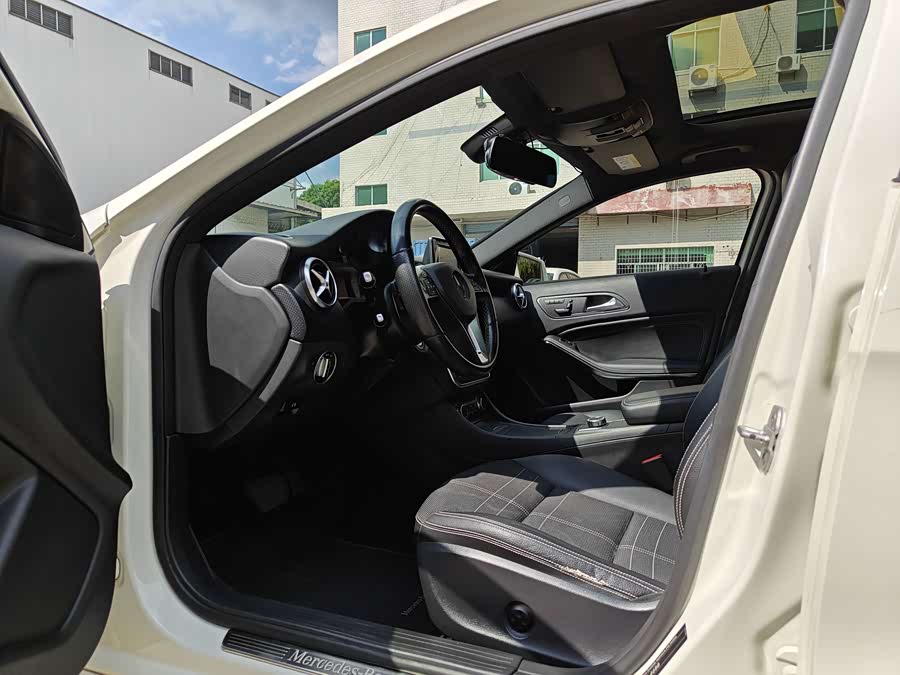 Mercedes-Benz A Class (Imported) 2015 car image #5