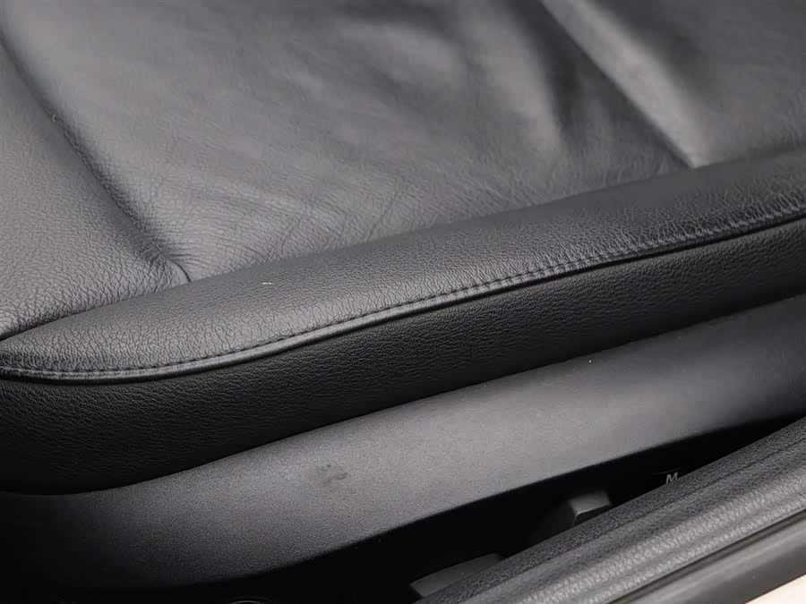 BMW Z4 2010 car image #5