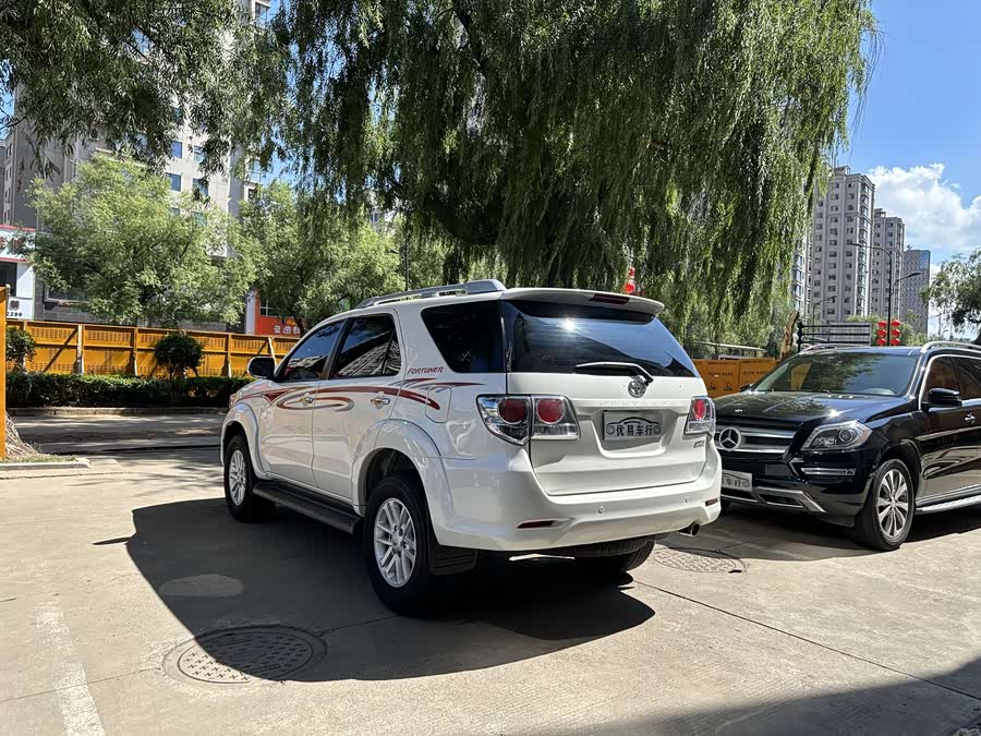 Toyota Fortuner 2016 immagine di auto #5