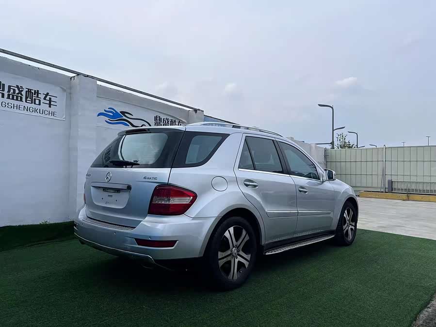 Mercedes-Benz M Class 2009 car image #5