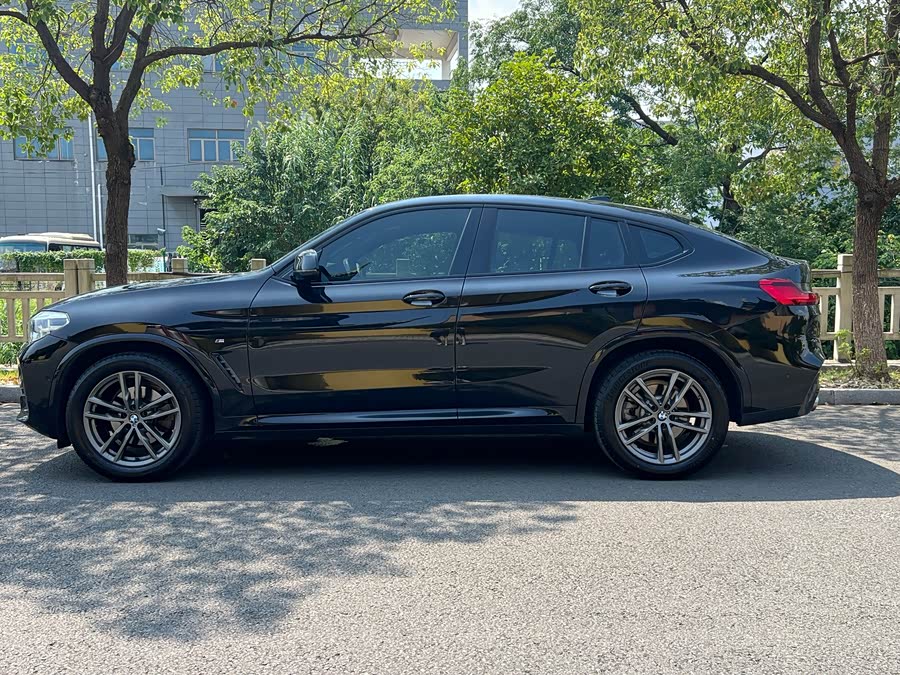 BMW X4 2020 car image #5
