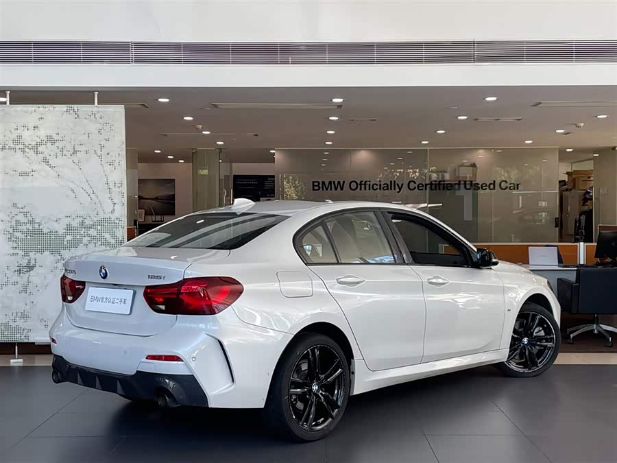 BMW 1 Series 2023 car image #5