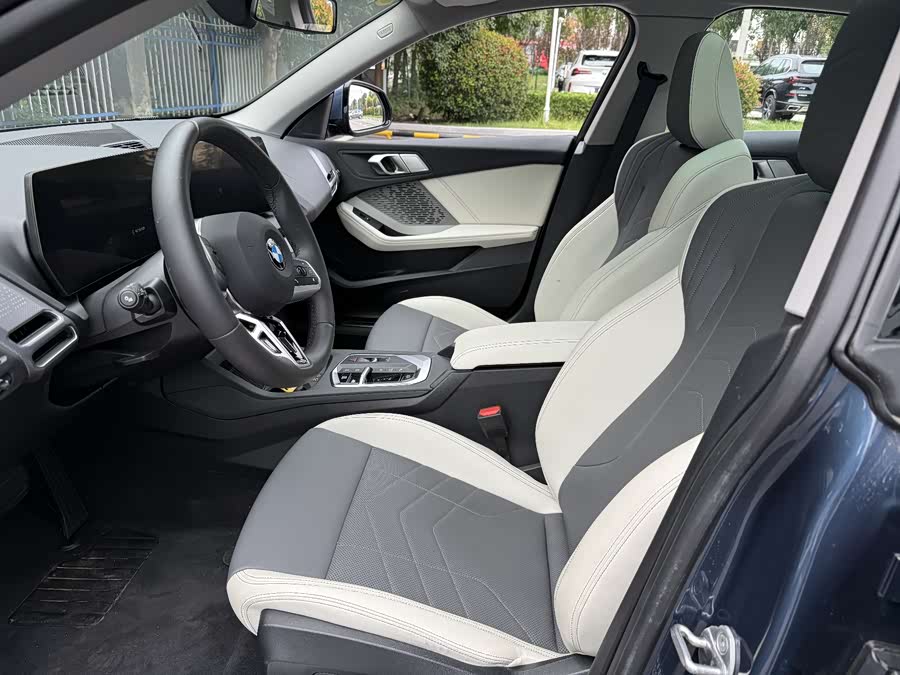 BMW 2 Series #5 BMW 2 Series صورة سيارة #5