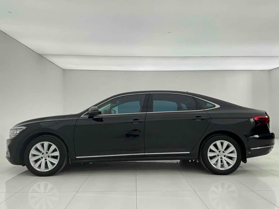 Volkswagen Passat 2019 car image #5