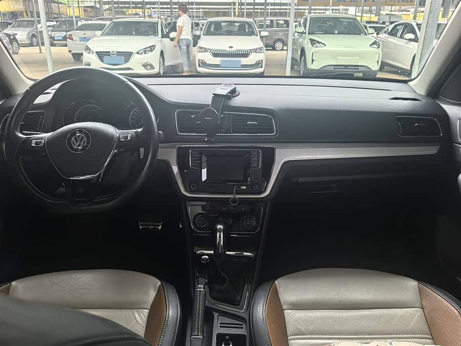 Volkswagen Cross Lavida 2016 car image #5